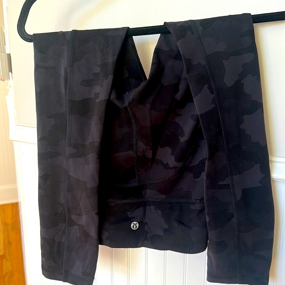 Lululemon size 0 camo wunder train with pockets